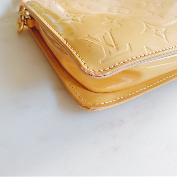 *SOLD* Louis Vuitton Vernis Pochette - Picture 10 of 16